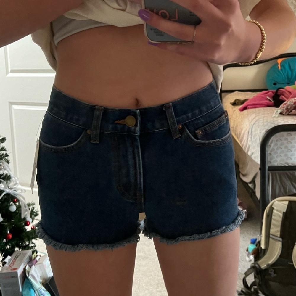 BRAND NEW BILLABONG SHORTS